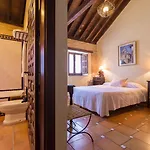 Hotel Casa Del Capitel Nazari 3*