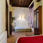 Casa Del Capitel Nazari