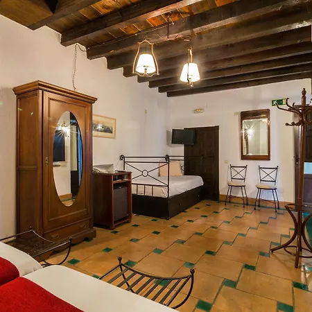 Casa Del Capitel Nazari Hotel
