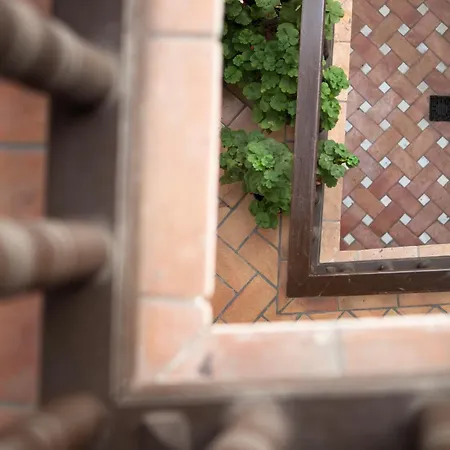 Casa Del Capitel Nazari Hotel